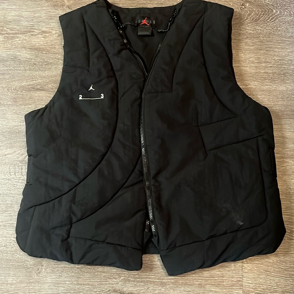 Essential Statement Jordon Vest. - image 1